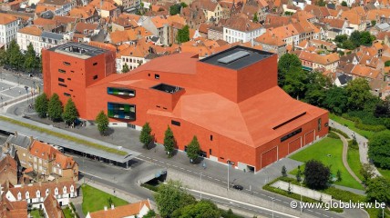 Bezoek Concertgebouw Brugge met dansvoorstelling