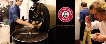 BEZOEK GROOTMOEDERS KOFFIE